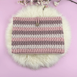 Alternative view of Virkmönster Laptop/iPad fodral "Rosebud"