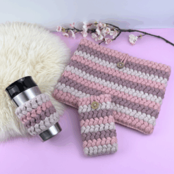 Mönsterpaket på virkade "Rosebud"- fodral & muggvärmare