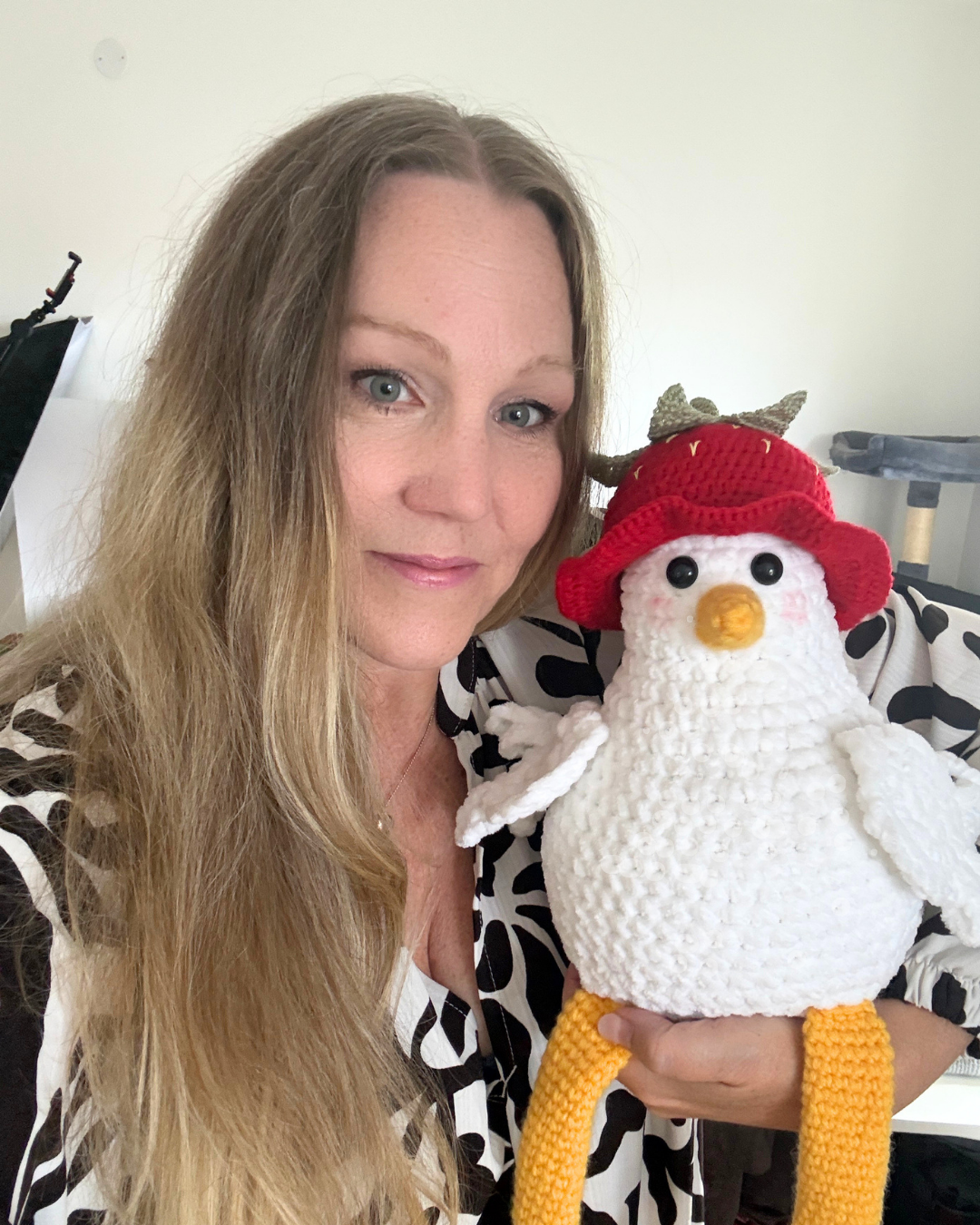 Mönster Virkad Jordgubbshatt till Hönan Polly - Bild 2