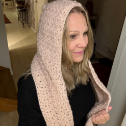 Alternative view of Mönster virkade Huvudscarf